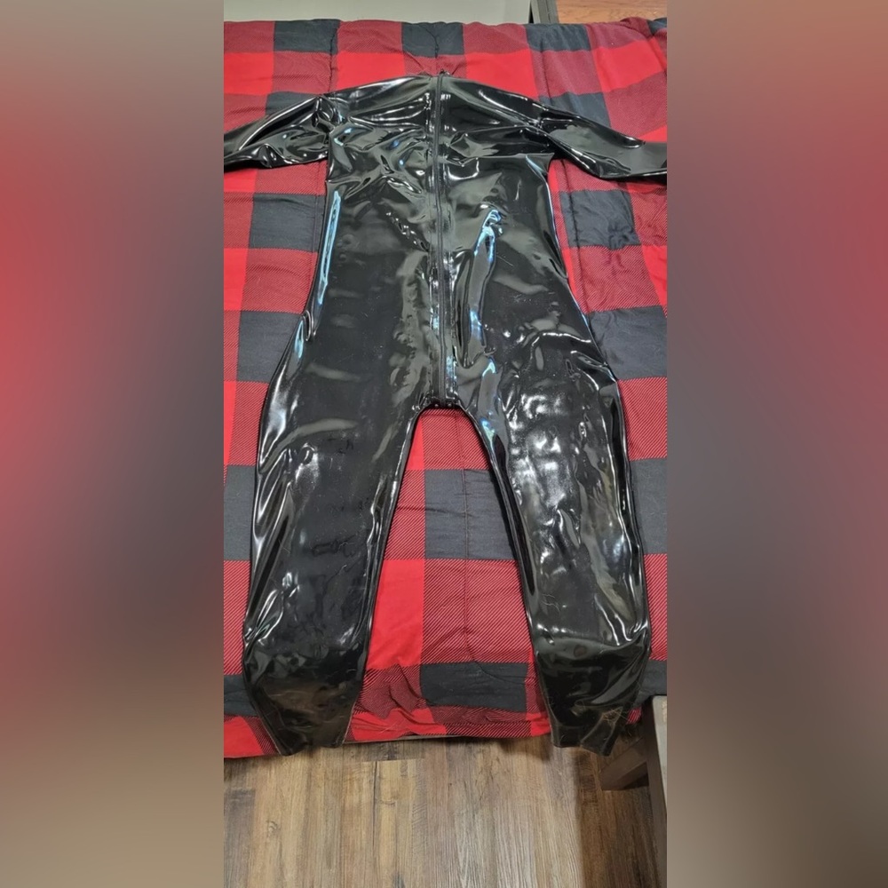 BLACK LATEX CATSUIT